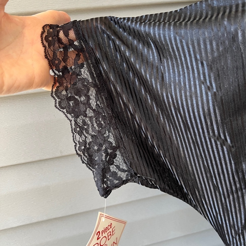 NWT- VINTAGE PRIVATE MOMENTS BLACK SET ROBE & NIGHT GOWN BLACK LACE Sz M - Picture 6 of 7